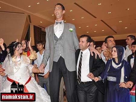 بلند قدترین مرد دنیا ازدواج کرد + عکس ها 