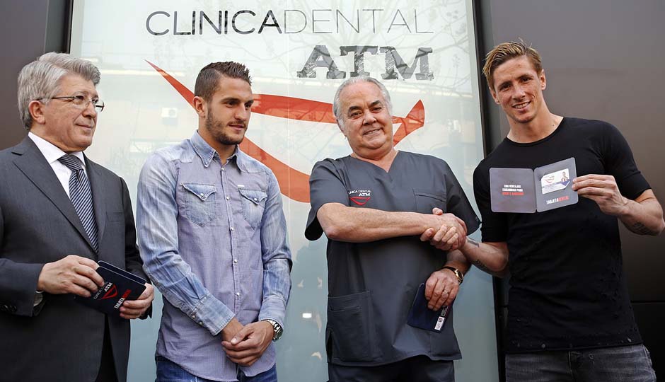 http://s6.picofile.com/file/8177082834/Fernando_Torres_unveiling_the_new_ATM_Dental_Clinic_By_f9tfans_blogsky_com_6_.jpg