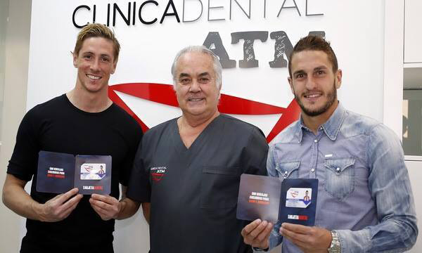 http://s6.picofile.com/file/8177087268/Fernando_Torres_unveiling_the_new_ATM_Dental_Clinic_By_f9tfans_blogsky_com_3_.jpg