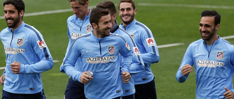 http://s6.picofile.com/file/8181721126/Fernando_Torres_training_pics_before_match_against_Malaga_By_F9tfans_blogsky_com_5_.jpg