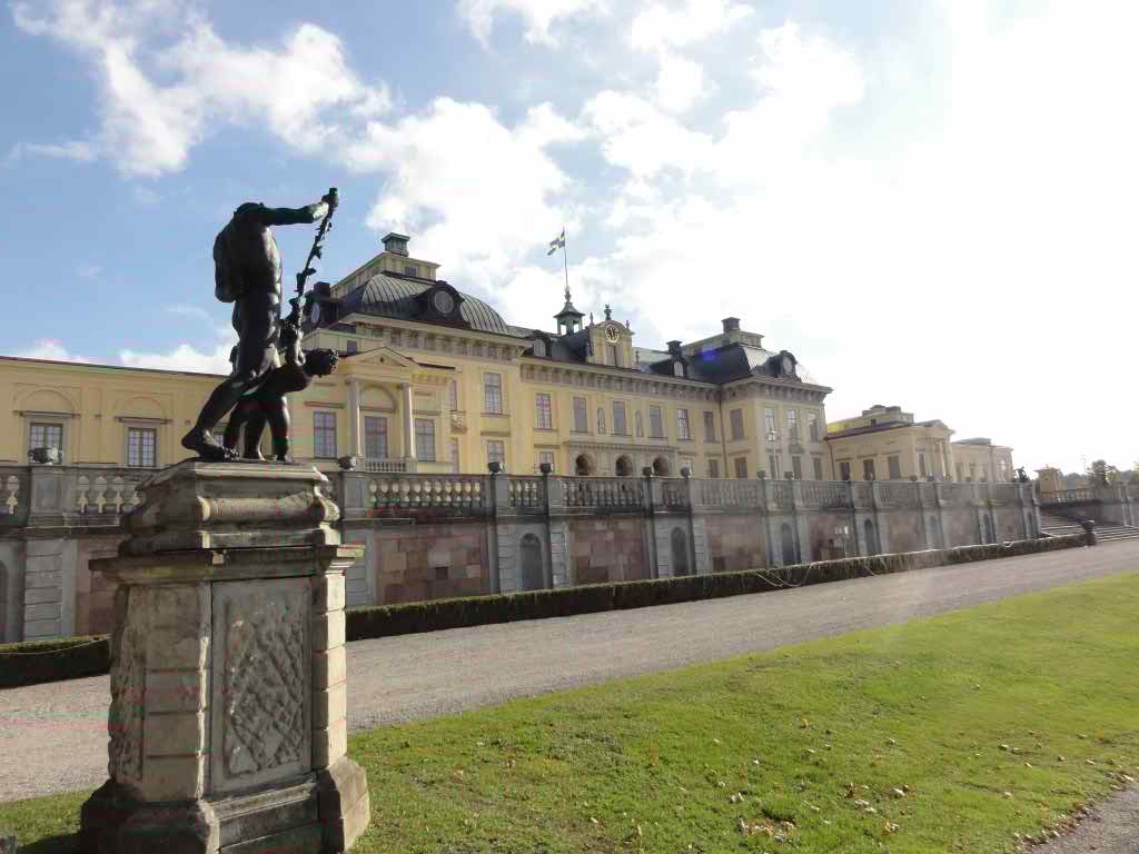 http://s6.picofile.com/file/8182602292/352.jpg