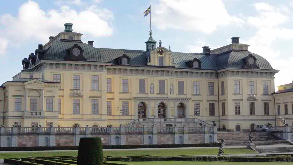 http://s6.picofile.com/file/8182602334/353.jpg