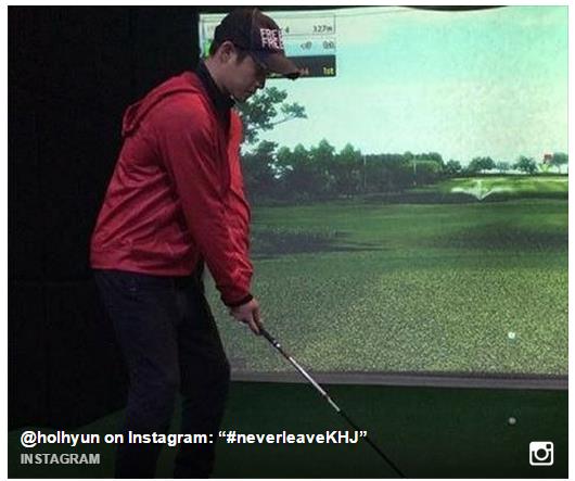 Our leader Hyun Joong Playing Virtual Golf