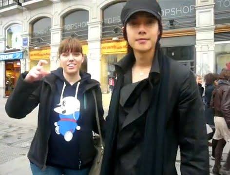 Hyun Joong in Spain Street 2010.04.13