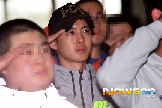 News - Kim Hyun Joong Enlists in the Army with Bae Yong Jun Seeing Him Off