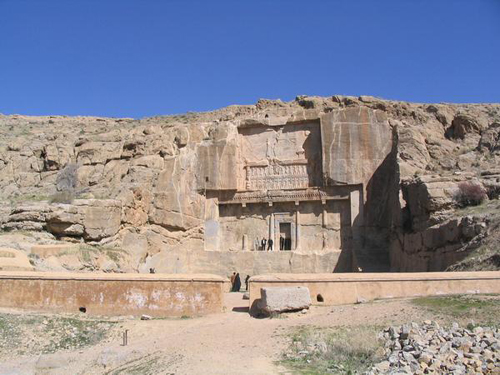 آرامگاه اردشیر دوم - کتیبه میخی فارسی باستان