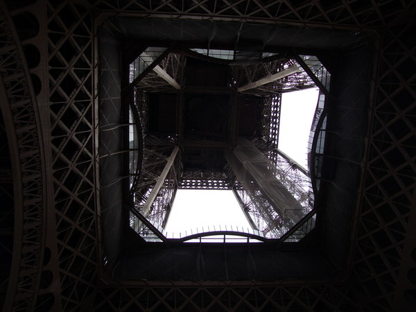 فرانسه ، پاریس (Pere Lachaise، برج ایفل) – ۳۱ ژانویه ۲۰۱۵