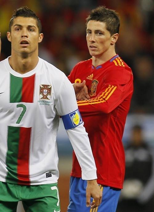 http://s6.picofile.com/file/8195024568/Fernando_Torres_By_Cristiano_Ronaldo_F9Tfans_blogsky_com_6_.jpg