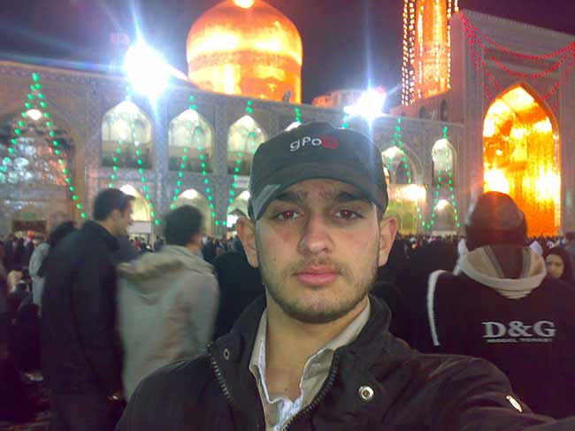 شهید محمّد علی دولت آبادی درحرم حضرت عبدالعظیم حسنی