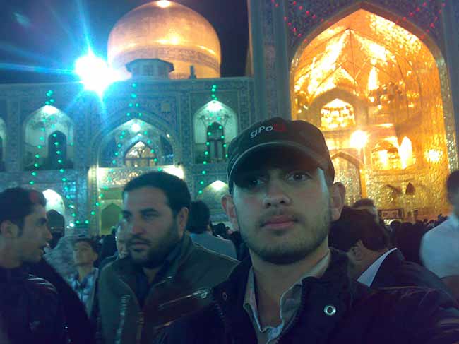 شهید محمّد علی دولت آبادی درحرم حضرت عبدالعظیم حسنی