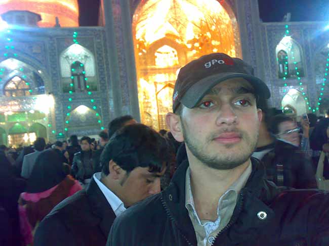 شهید محمّد علی دولت آبادی درحرم حضرت عبدالعظیم حسنی