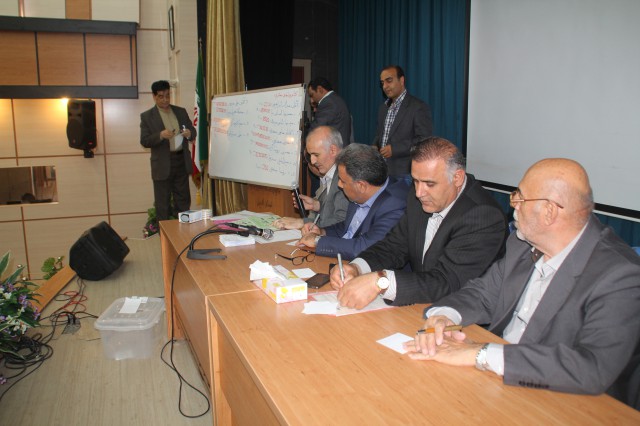 حاج میراسماعیل صدیق بطحایی قاضی جهانی رئیس محترم اتحادیه پوشاک کرج به عنوان عضو هیات رئیسه اتاق اصناف کرج انتخاب شد. 