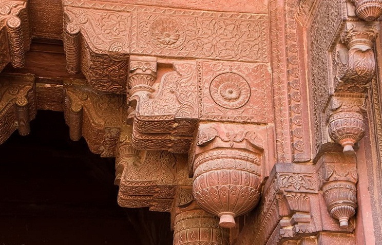 http://s6.picofile.com/file/8197390642/Agra_in_India_Agra_Red_Fort_details_9580.jpg