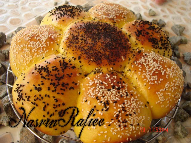 http://s6.picofile.com/file/8198606526/DSC09343.jpg