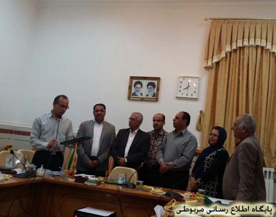 http://s6.picofile.com/file/8205317442/hamayesh_tangnaha_rasanehae_mahali_3_.jpg