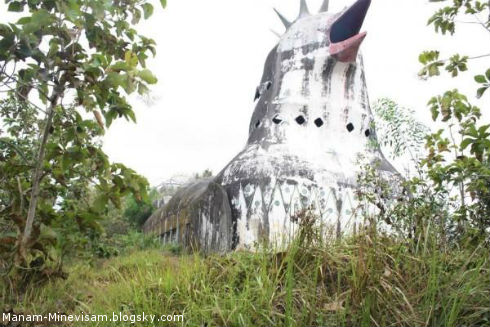 کلیسای جوجه، در قلب جنگل‌های اندونزی