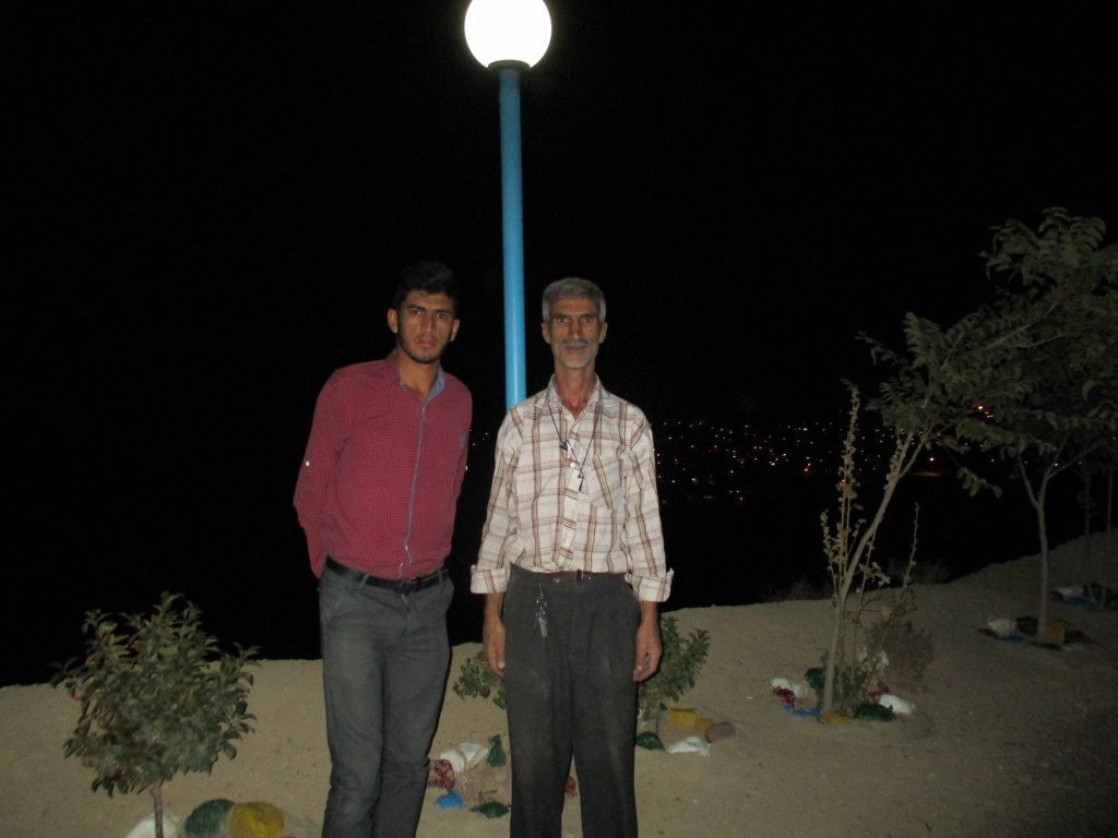 http://s6.picofile.com/file/8212920926/IMG_8161.jpg
