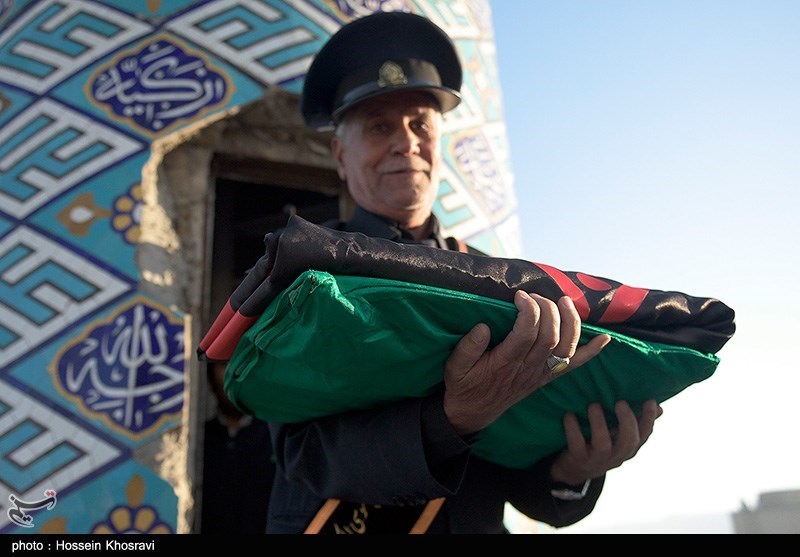 مراسم تعویض پرچم حرم مطهر حضرت شاهچراغ (ع) - شیراز