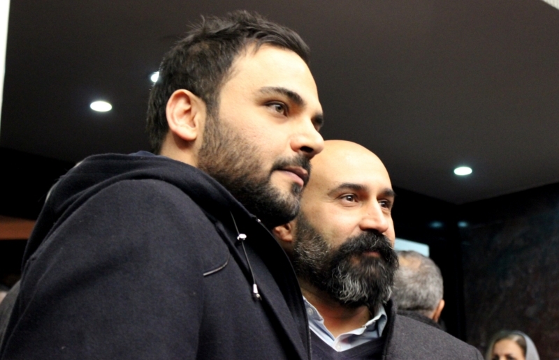 http://s6.picofile.com/file/8220860368/ekran4shanbeh19ordibehestalijalilvandehsanalikhani.jpg