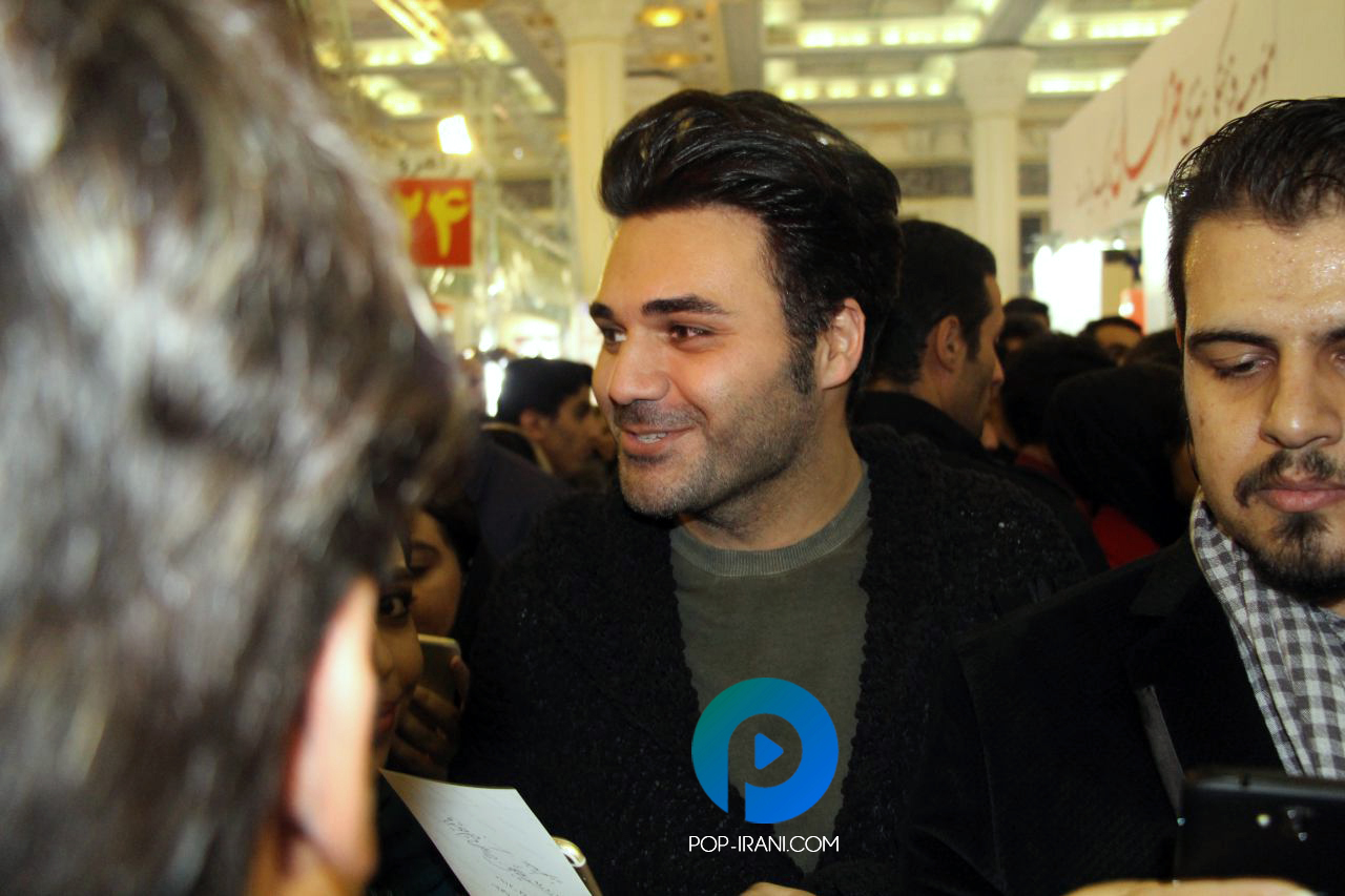 http://s6.picofile.com/file/8222080226/photo_1_copy.jpg