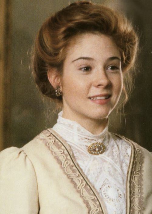 http://s6.picofile.com/file/8231690568/Megan_Follows_3.jpg