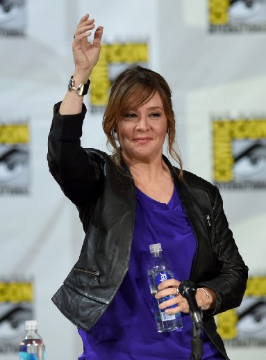 http://s6.picofile.com/file/8231690576/Megan_Follows_4.jpg