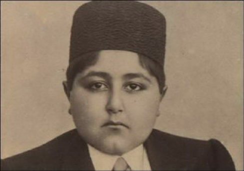 احمد شاه در سن 13 سالگی