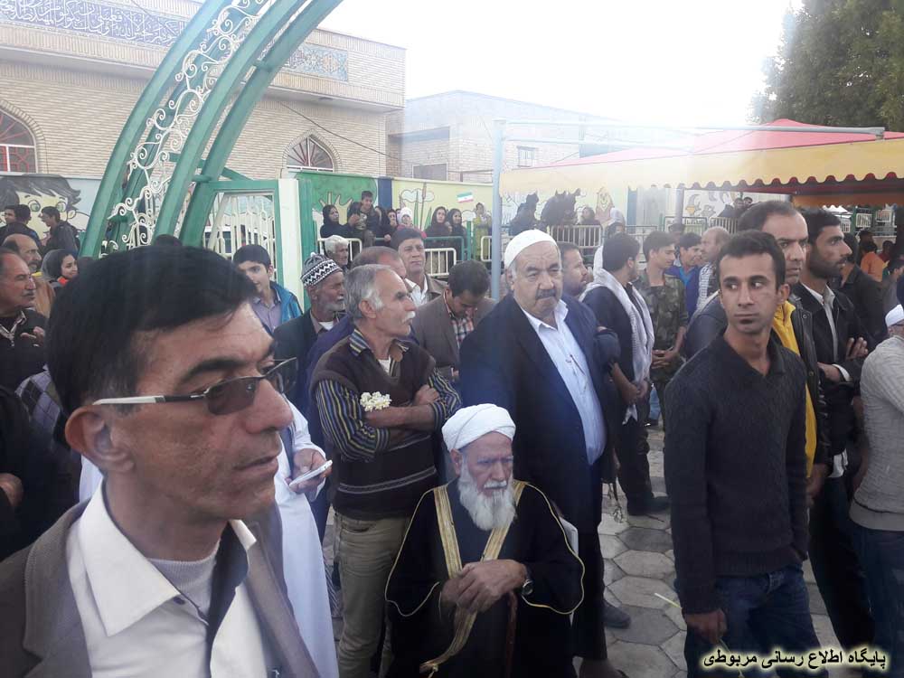 http://s6.picofile.com/file/8233925600/eshteghbal_az_shohadaye_Gomnam_11_.jpg