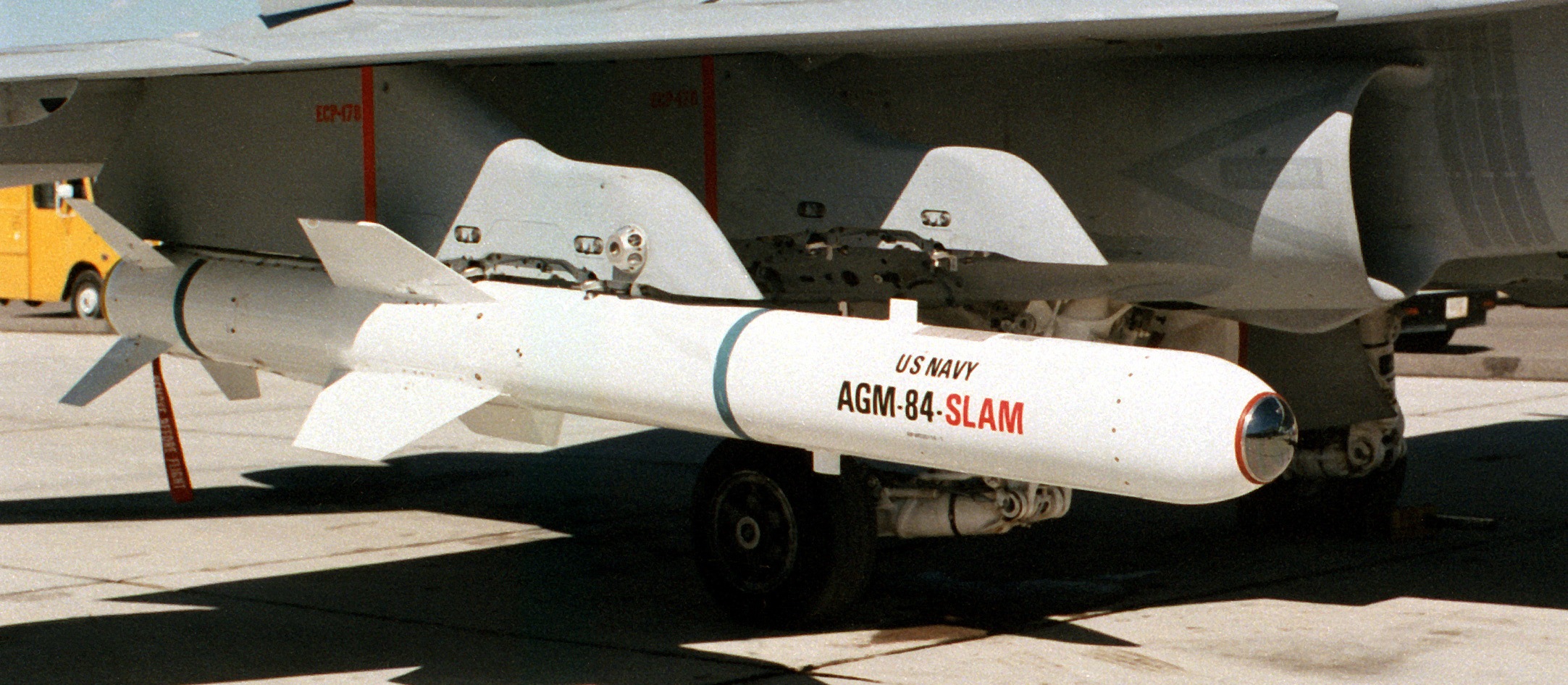 موشک ضد کشتی AGM-84 هارپون و نسخه تهاجمی اسلم 1