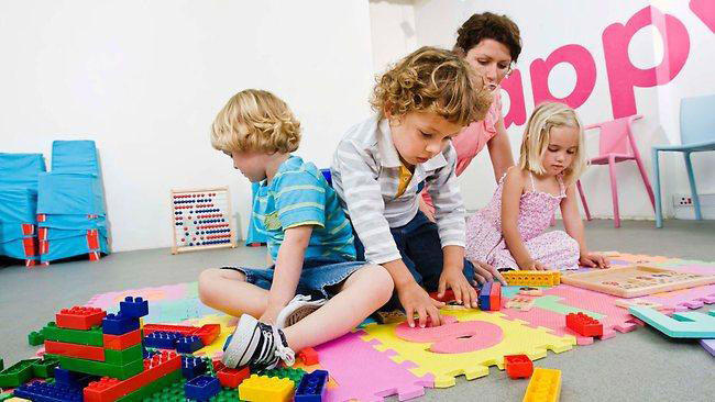 بازی درمانی کودکان اوتیسم