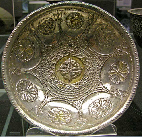 کاسه نقره ای 1200 ساله