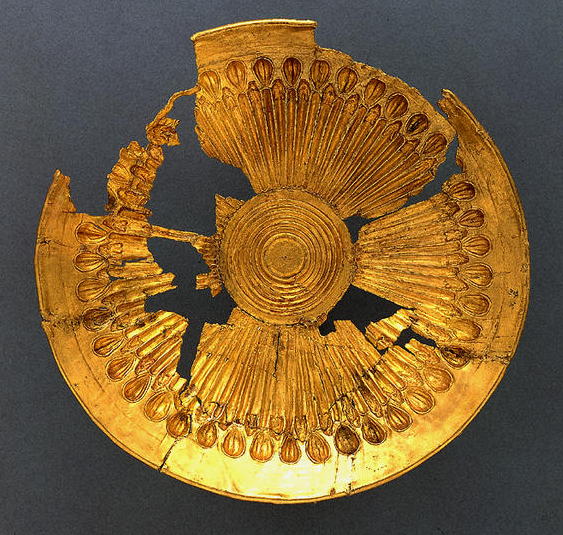 بشقاب طلایی 2800 ساله