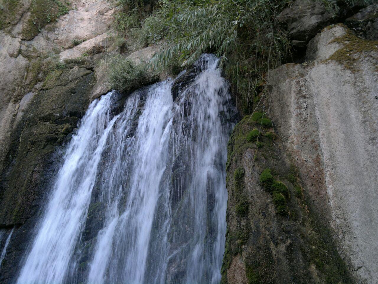 چشمه آبشار وارک  جنوب خرم آباد-لرستان