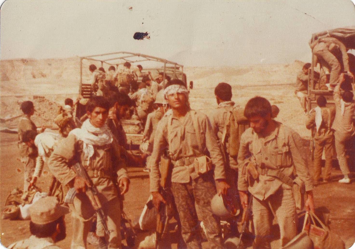جمعی از رزمندگان  گردان کوثرشهرستان  اقلید