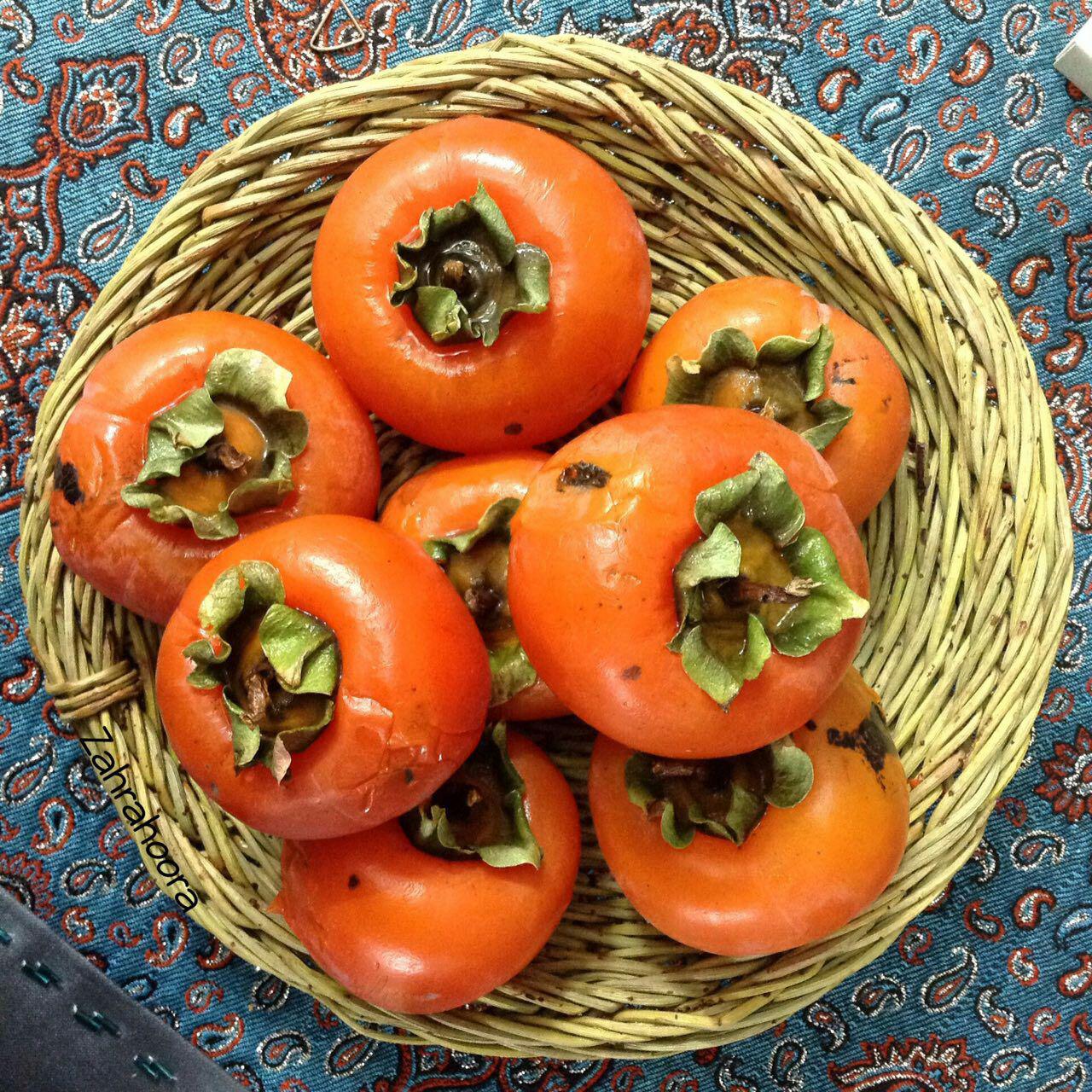 خرمالوها در سبد