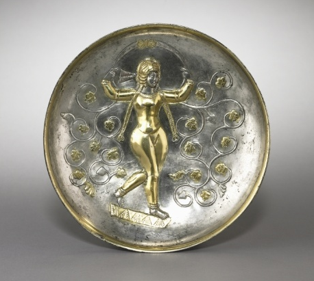 بشقاب نقره ی ساسانی با نقش ایزدبانوی آناهیتا
