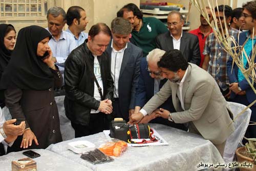 http://s6.picofile.com/file/8244877234/Evaz_ekhtetameih_aks_kerasm3_5_.jpg