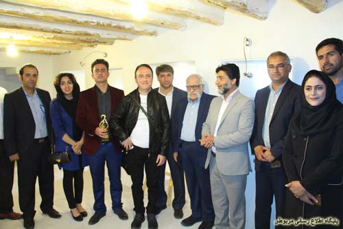 http://s6.picofile.com/file/8244877526/Evaz_ekhtetameih_aks_kerasm3_15_.jpg