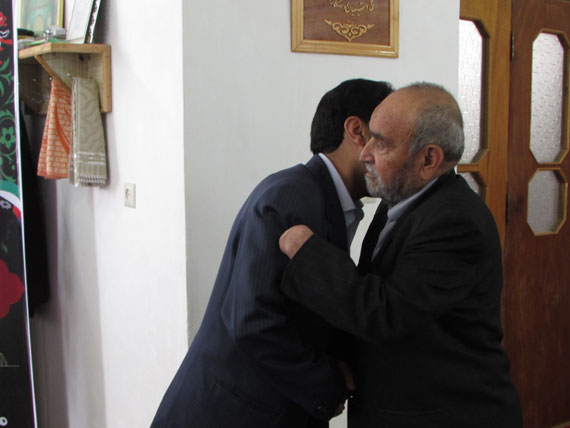 دیدار دانشجویان گرمه‌ای با پدر شهید مدافع حرم / تصاویر