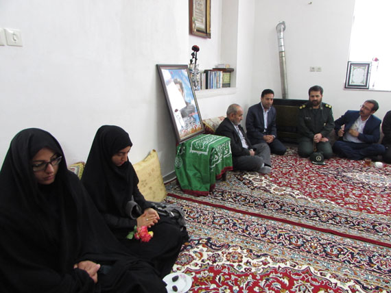 دیدار دانشجویان گرمه‌ای با پدر شهید مدافع حرم / تصاویر