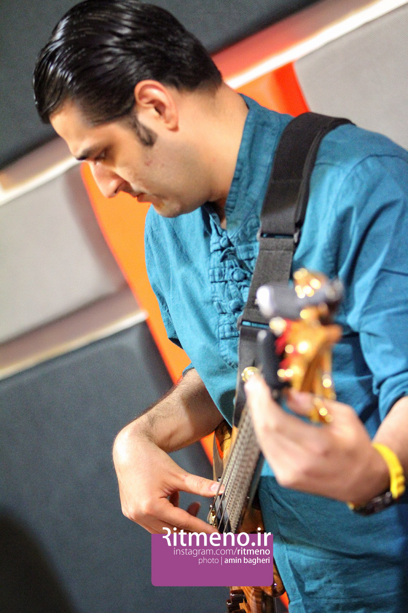 http://s6.picofile.com/file/8249708542/Hamid_Askari_20.jpg