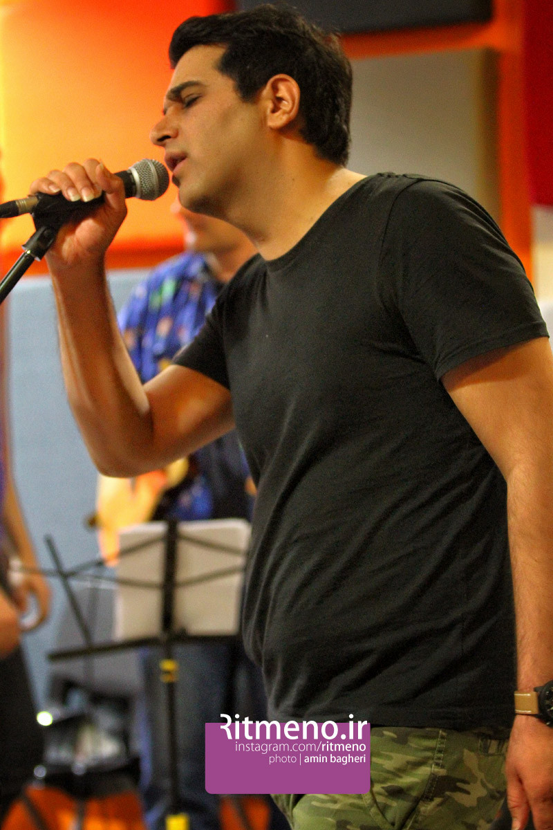 http://s6.picofile.com/file/8249708784/Hamid_Askari_25.jpg