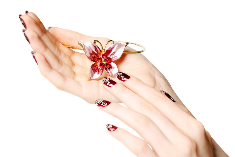 http://s6.picofile.com/file/8250071284/fingernails_photos_zoom.jpg
