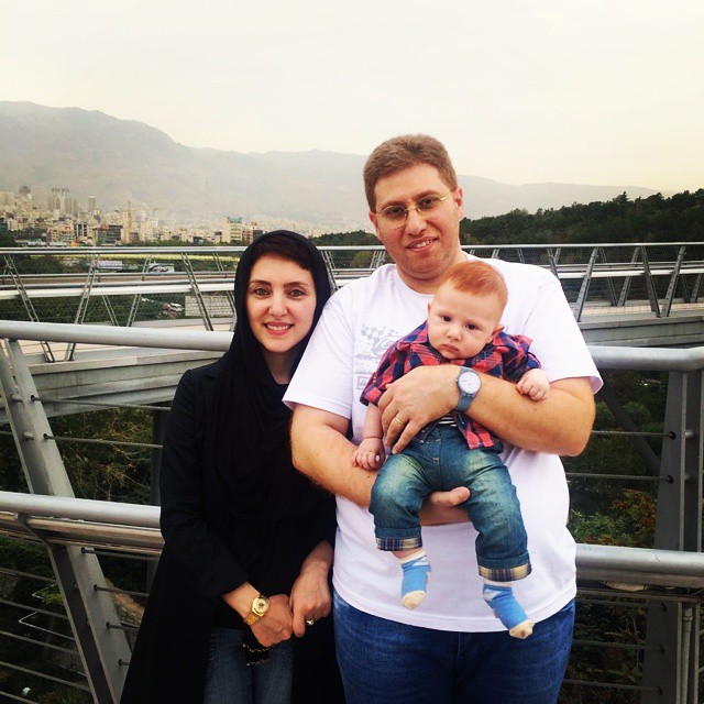 مهسا کرامتی و همسرش راما قویدل و فرزندش