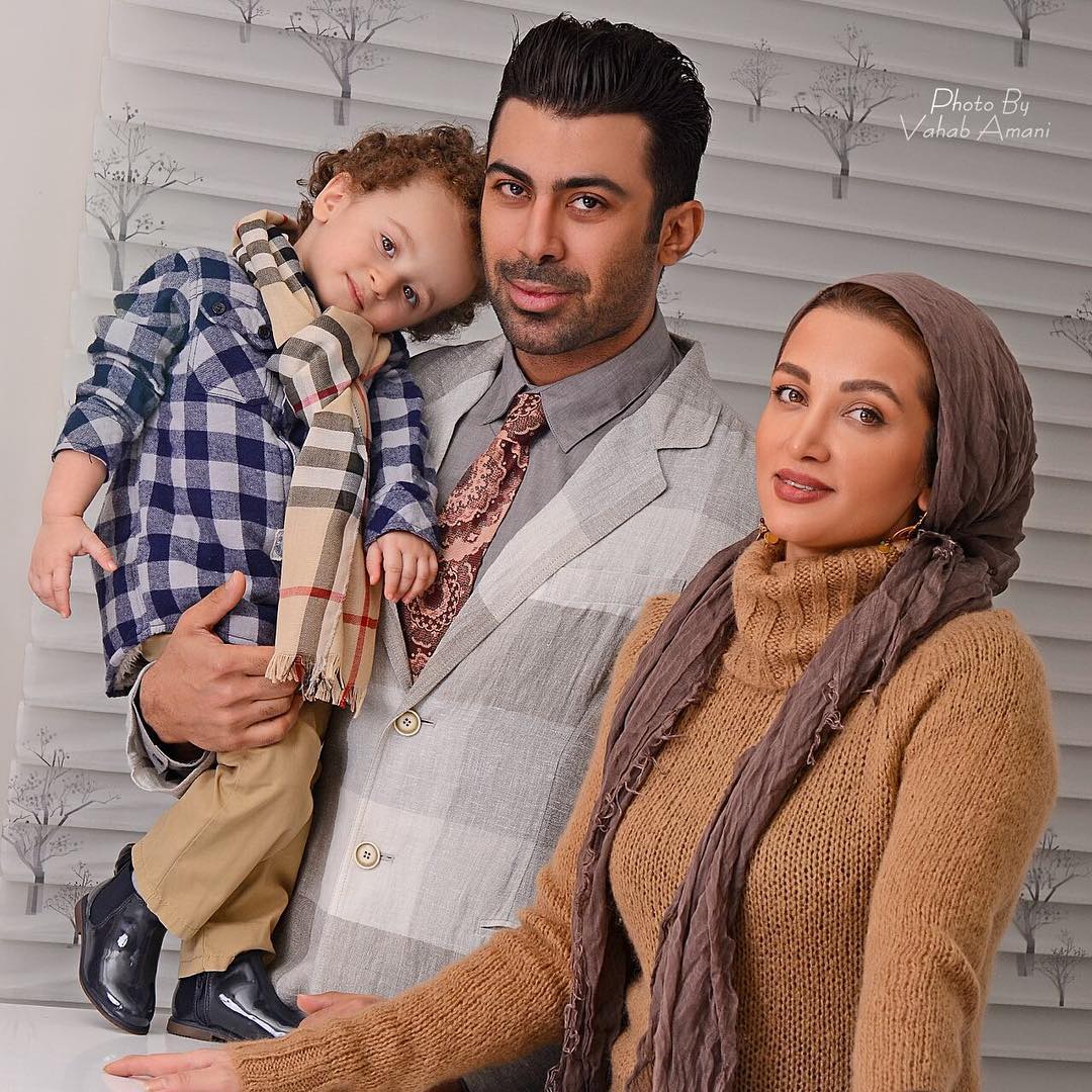 عکس روناک یونسی با همسر و فرزندش