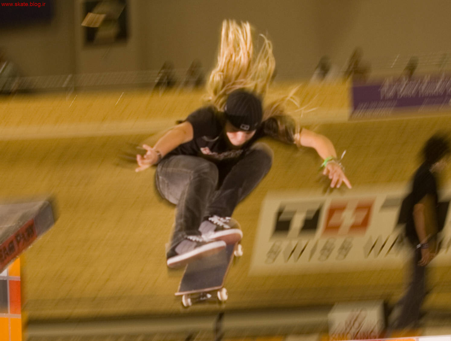 http://s6.picofile.com/file/8252324492/54_Nollie_Lacey_Baker_Kanights_ESPN2.jpg