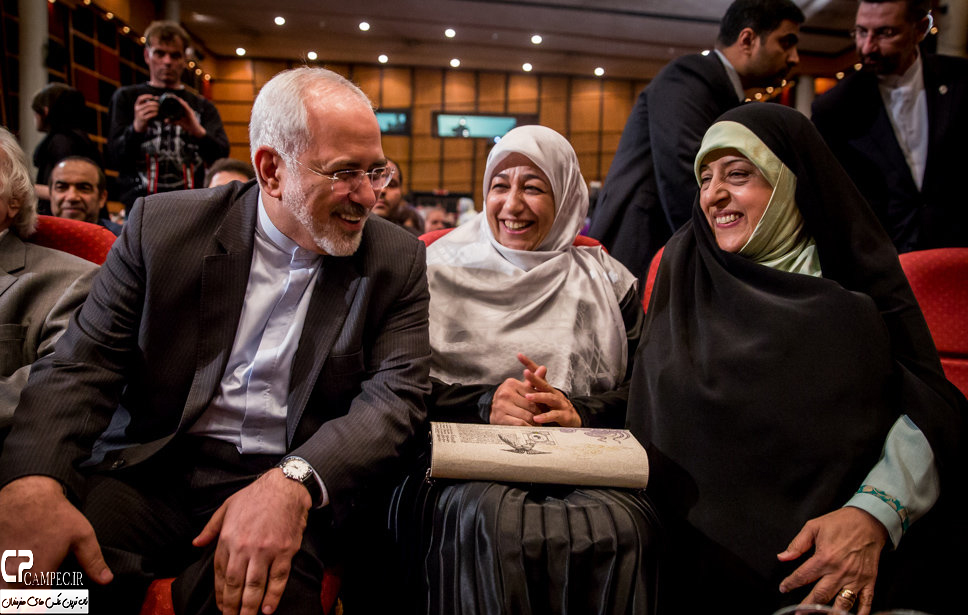 محمد جواد ظریف و همسرش در اختتامیه جشنواره فیلم سبز