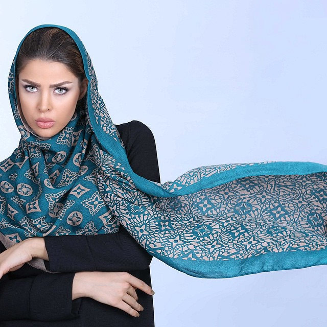 شال آبی زنانه