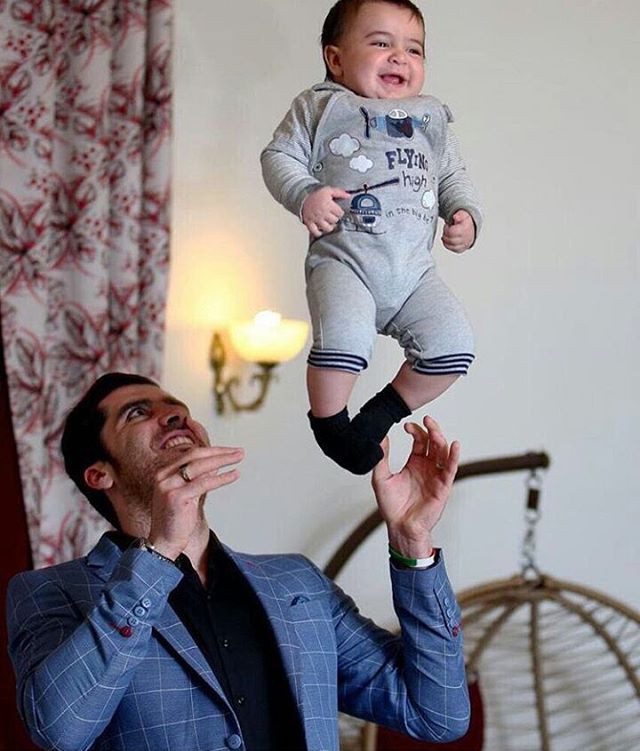 عکس شهرام محمودی با پسرش‌ آرسام