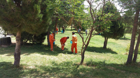 پارک فدک گرمه توسط دوستداران محیطزیست پاکسازی شد/ تصاویر